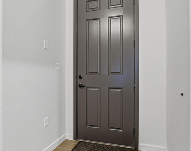 244 Farnborough Street - Photo Thumbnail 5