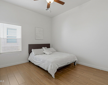 244 Farnborough Street - Photo Thumbnail 17