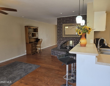 500 Thunderbird Drive - Photo Thumbnail 12