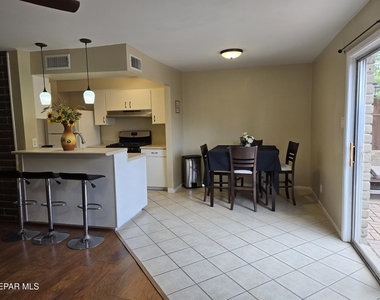 500 Thunderbird Drive - Photo Thumbnail 14