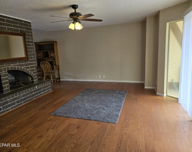 500 Thunderbird Drive - Photo Thumbnail 7