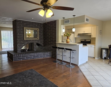 500 Thunderbird Drive - Photo Thumbnail 13