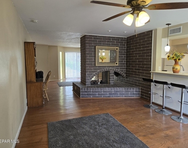 500 Thunderbird Drive - Photo Thumbnail 10