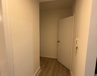 West 34th Street - Photo Thumbnail 4