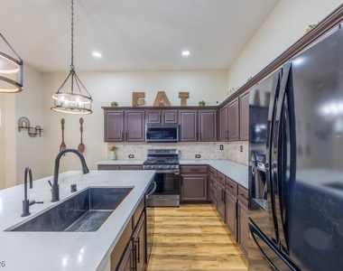 8217 Cabin Springs Avenue - Photo Thumbnail 1