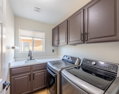 8217 Cabin Springs Avenue - Photo Thumbnail 24