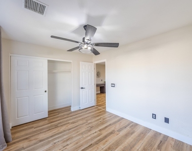 8217 Cabin Springs Avenue - Photo Thumbnail 32