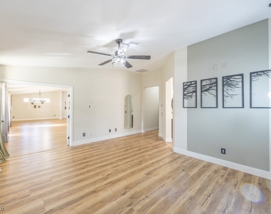 8217 Cabin Springs Avenue - Photo Thumbnail 18