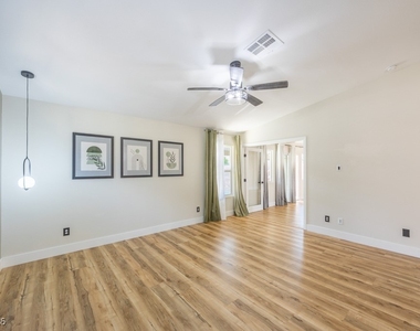 8217 Cabin Springs Avenue - Photo Thumbnail 19