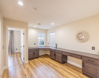 8217 Cabin Springs Avenue - Photo Thumbnail 25