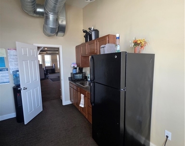 807-13 N Salina Street - Photo Thumbnail 9