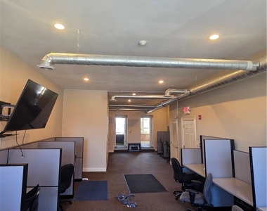 807-13 N Salina Street - Photo Thumbnail 4