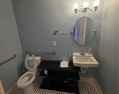 807-13 N Salina Street - Photo Thumbnail 18