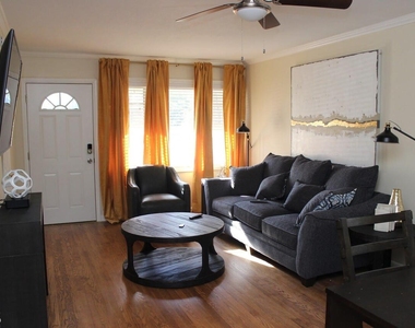1260 Woodland Avenue - Photo Thumbnail 4
