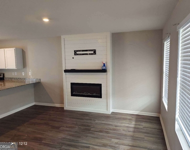 522 Pemberton Street - Photo Thumbnail 2