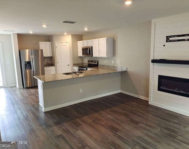 522 Pemberton Street - Photo Thumbnail 3