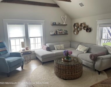 2112 Edgewood Place - Photo Thumbnail 14