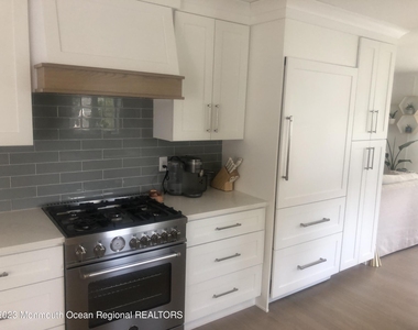 2112 Edgewood Place - Photo Thumbnail 3