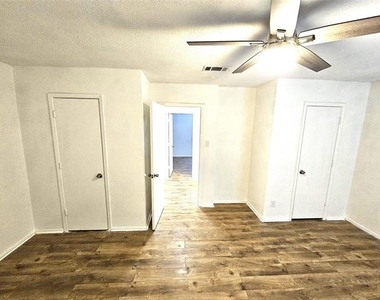 724 Bluebonnet Drive - Photo Thumbnail 18