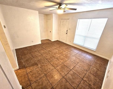 724 Bluebonnet Drive - Photo Thumbnail 5