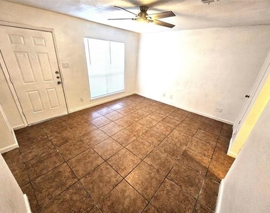 724 Bluebonnet Drive - Photo Thumbnail 23