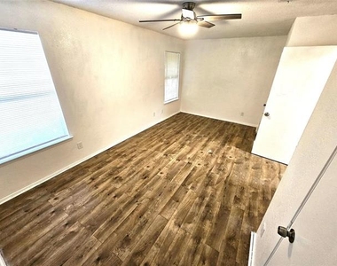 724 Bluebonnet Drive - Photo Thumbnail 20