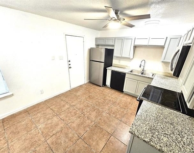 724 Bluebonnet Drive - Photo Thumbnail 1