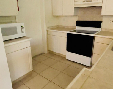 717 Ne 4th Street - Photo Thumbnail 1