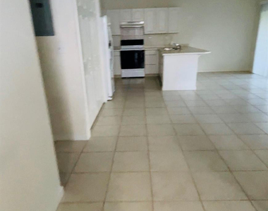 717 Ne 4th Street - Photo Thumbnail 3
