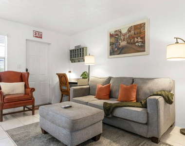 820 Ne 16th Avenue - Photo Thumbnail 1