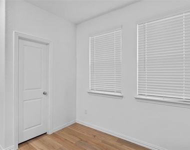 8716 Whistling Duck Drive - Photo Thumbnail 21