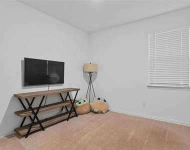 8716 Whistling Duck Drive - Photo Thumbnail 14