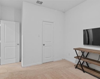 8716 Whistling Duck Drive - Photo Thumbnail 15