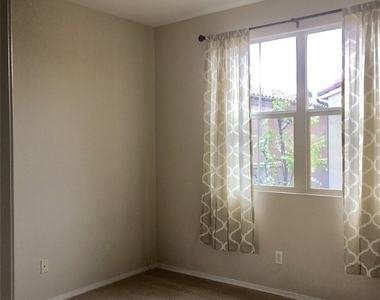 68 Cienega - Photo Thumbnail 18