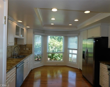 7 Lakeview - Photo Thumbnail 10