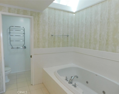 7 Lakeview - Photo Thumbnail 37