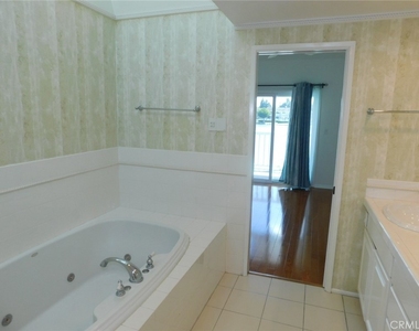 7 Lakeview - Photo Thumbnail 43