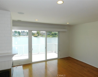 7 Lakeview - Photo Thumbnail 16