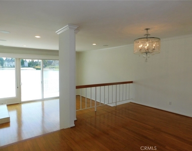 7 Lakeview - Photo Thumbnail 9