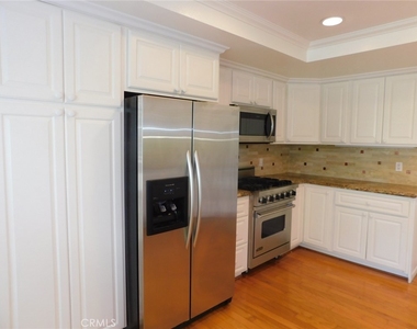 7 Lakeview - Photo Thumbnail 11