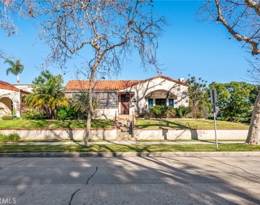 929 E 37th - Photo Thumbnail 1