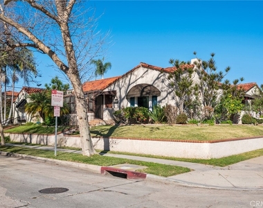 929 E 37th - Photo Thumbnail 4