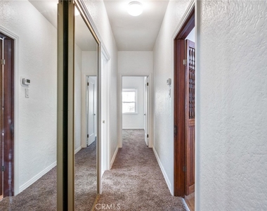 929 E 37th - Photo Thumbnail 21