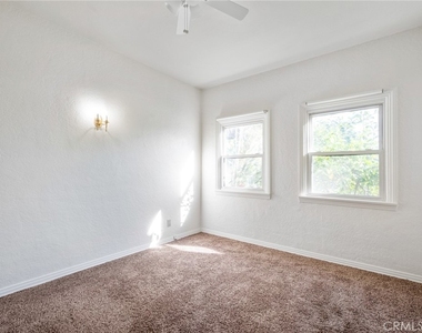929 E 37th - Photo Thumbnail 23