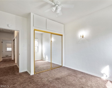 929 E 37th - Photo Thumbnail 24