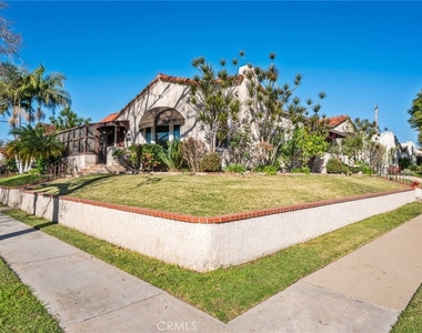 929 E 37th - Photo Thumbnail 5