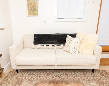 160 Avenida Florencia - Photo Thumbnail 6