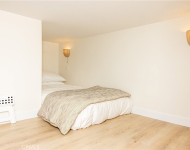 160 Avenida Florencia - Photo Thumbnail 8