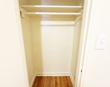 35-15 Leverich Street - Photo Thumbnail 6