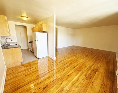 35-15 Leverich Street - Photo Thumbnail 5